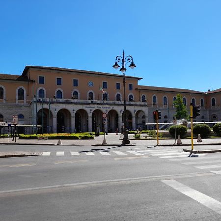 Pisa Train Station Hostel Buitenkant foto