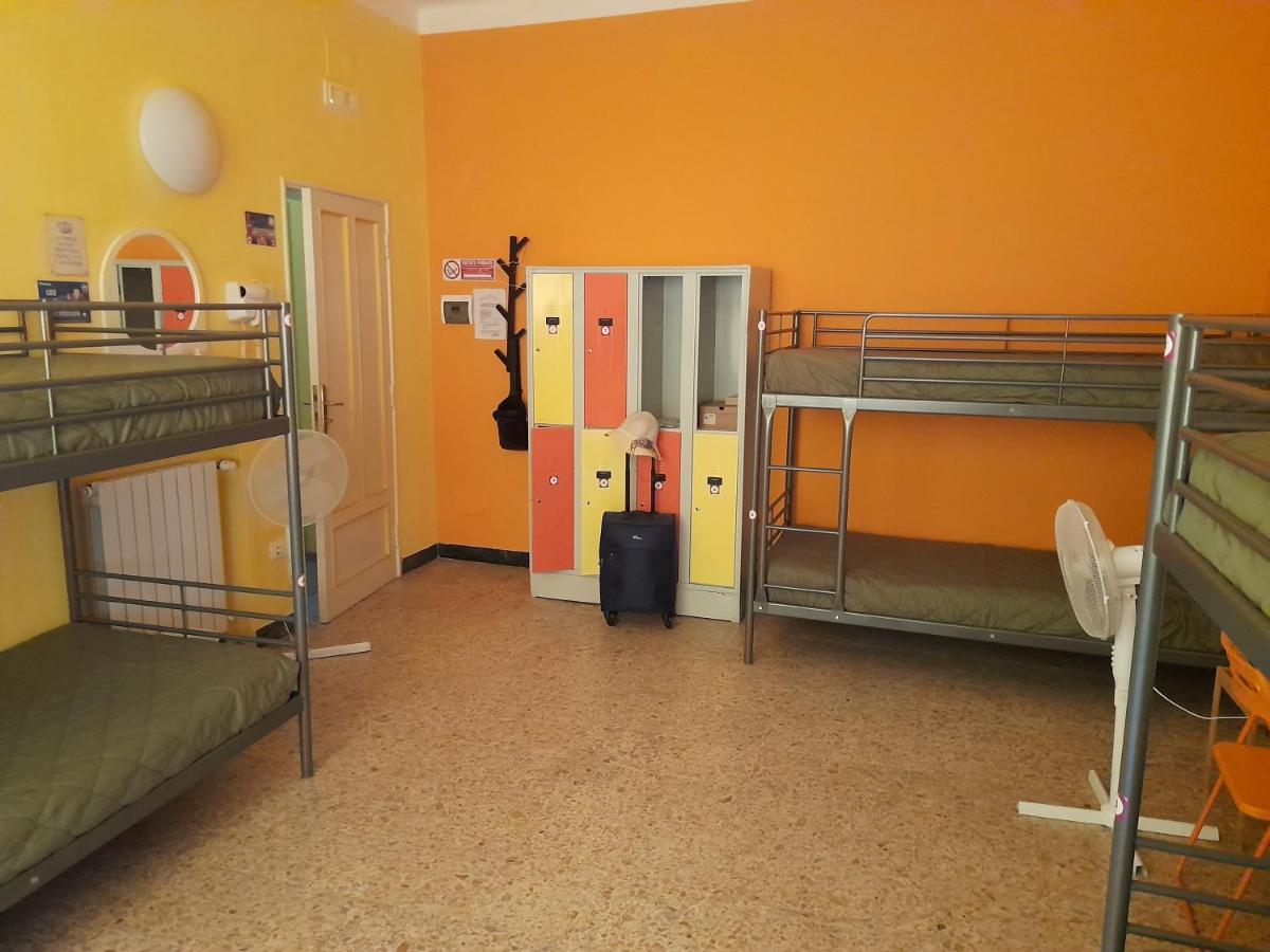 Pisa Train Station Hostel Buitenkant foto