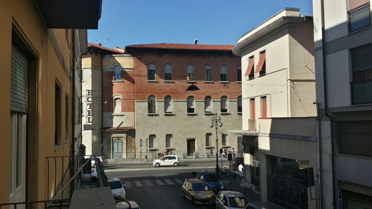 Pisa Train Station Hostel Buitenkant foto