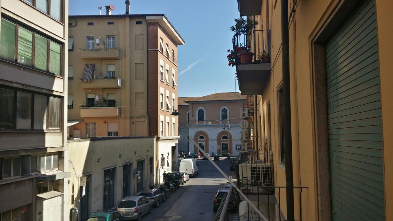 Pisa Train Station Hostel Buitenkant foto